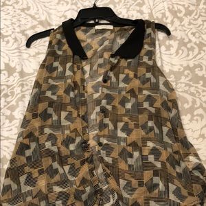 Beautiful top, with no lining, great for going out